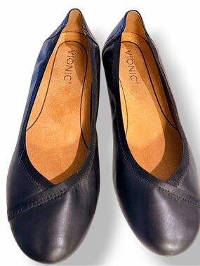 Vionic Caroll black leather ballet flats comfort shoes, arch support, size 10